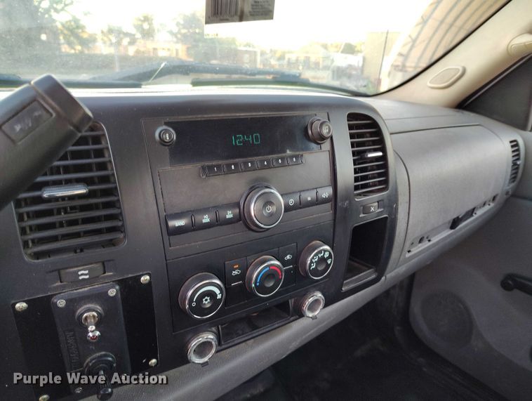 image for item DP5052 2007 Chevrolet Silverado 1500 Ext. Cab pickup truck