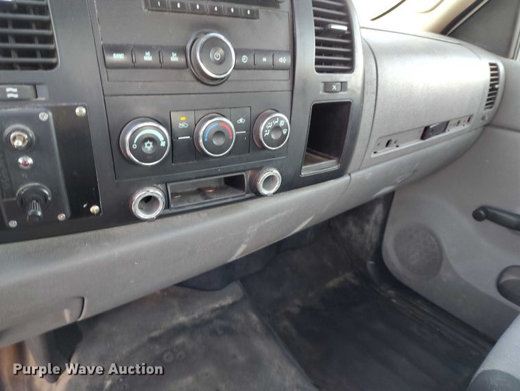 image for item DP5052 2007 Chevrolet Silverado 1500 Ext. Cab pickup truck