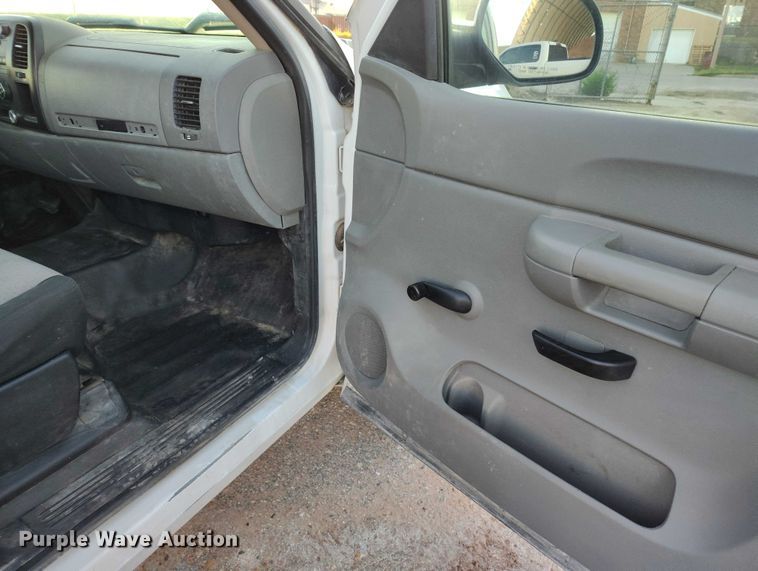 image for item DP5052 2007 Chevrolet Silverado 1500 Ext. Cab pickup truck