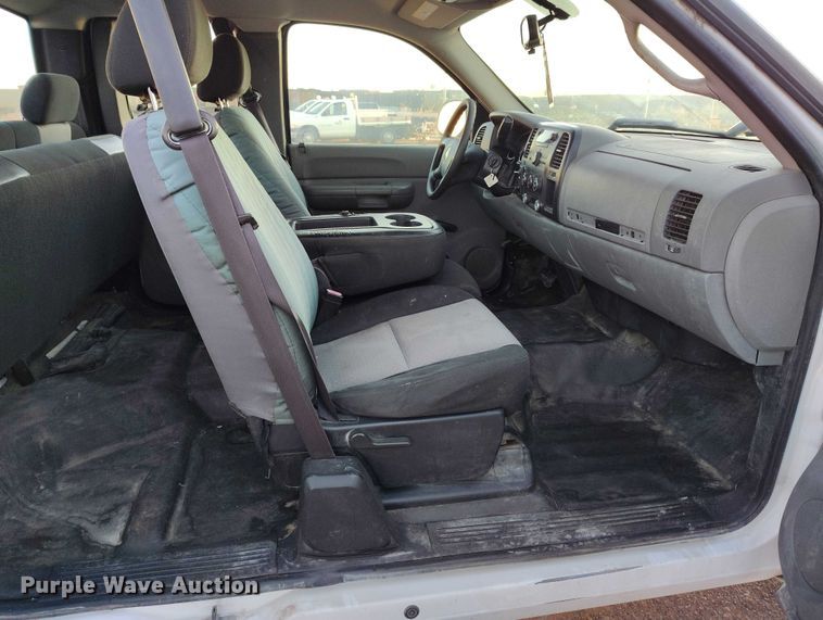 image for item DP5052 2007 Chevrolet Silverado 1500 Ext. Cab pickup truck