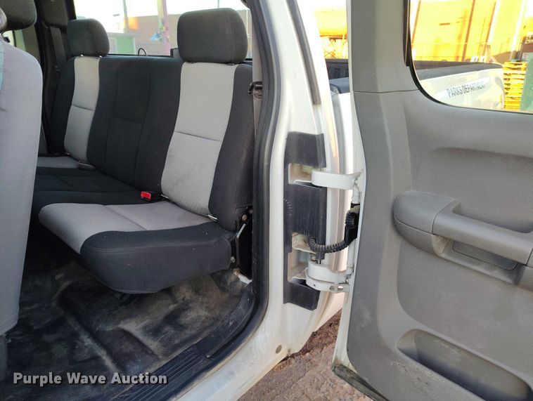 image for item DP5052 2007 Chevrolet Silverado 1500 Ext. Cab pickup truck