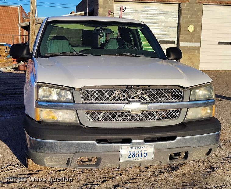 image for item DP5056 2004 Chevrolet Silverado 1500 Ext. Cab pickup truck