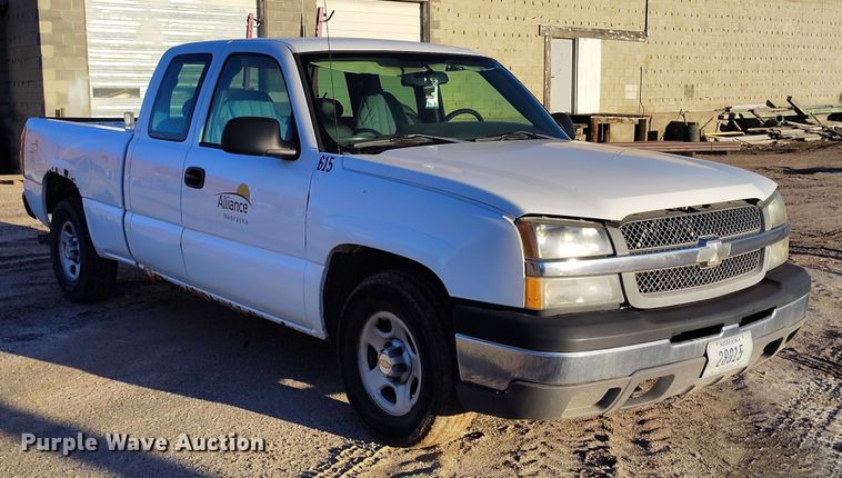 image for item DP5056 2004 Chevrolet Silverado 1500 Ext. Cab pickup truck