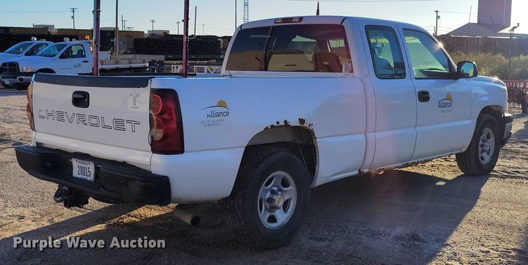 image for item DP5056 2004 Chevrolet Silverado 1500 Ext. Cab pickup truck