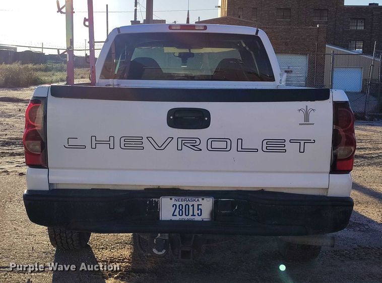 image for item DP5056 2004 Chevrolet Silverado 1500 Ext. Cab pickup truck