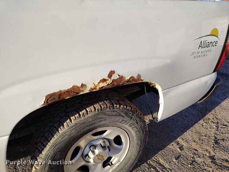 image for item DP5056 2004 Chevrolet Silverado 1500 Ext. Cab pickup truck