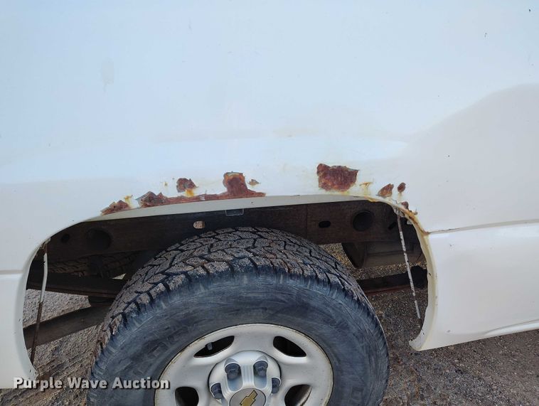 image for item DP5056 2004 Chevrolet Silverado 1500 Ext. Cab pickup truck