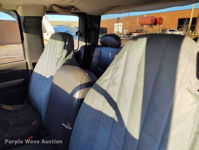 image for item DP5056 2004 Chevrolet Silverado 1500 Ext. Cab pickup truck