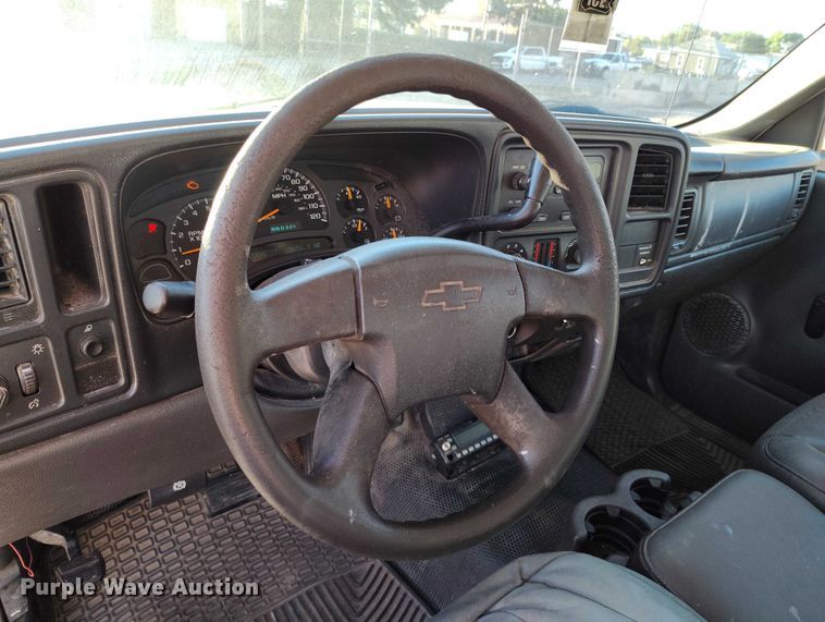 image for item DP5056 2004 Chevrolet Silverado 1500 Ext. Cab pickup truck