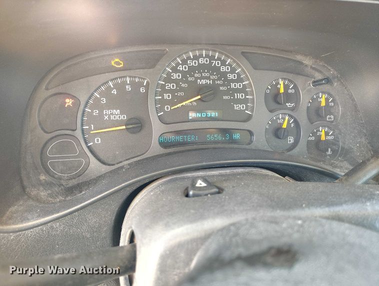 image for item DP5056 2004 Chevrolet Silverado 1500 Ext. Cab pickup truck