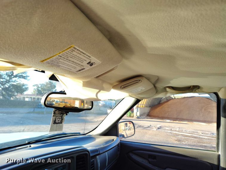 image for item DP5056 2004 Chevrolet Silverado 1500 Ext. Cab pickup truck