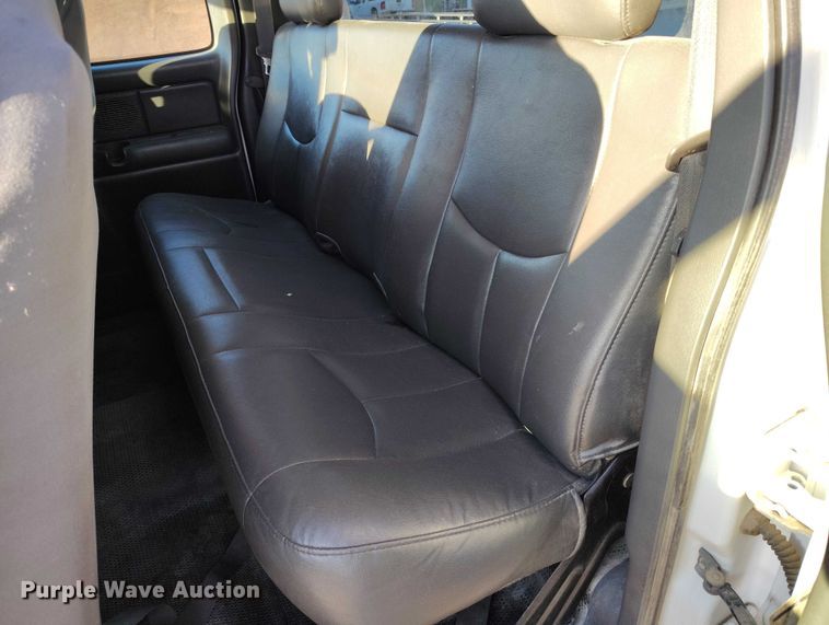 image for item DP5056 2004 Chevrolet Silverado 1500 Ext. Cab pickup truck