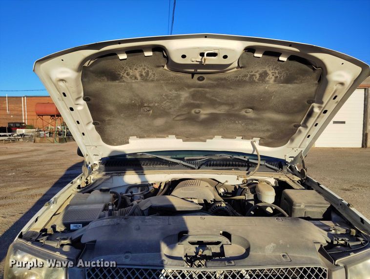 image for item DP5056 2004 Chevrolet Silverado 1500 Ext. Cab pickup truck