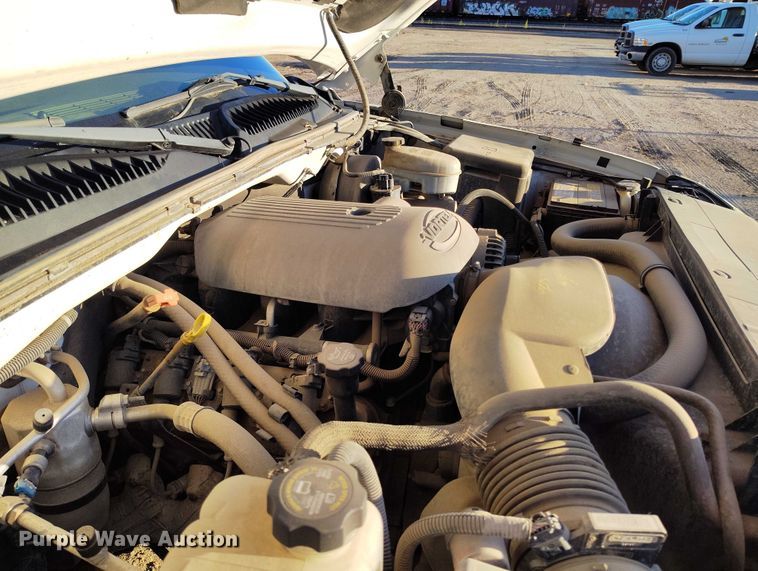 image for item DP5056 2004 Chevrolet Silverado 1500 Ext. Cab pickup truck