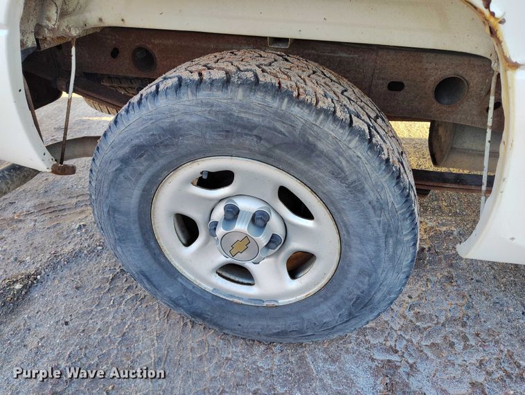 image for item DP5056 2004 Chevrolet Silverado 1500 Ext. Cab pickup truck