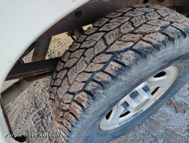 image for item DP5056 2004 Chevrolet Silverado 1500 Ext. Cab pickup truck