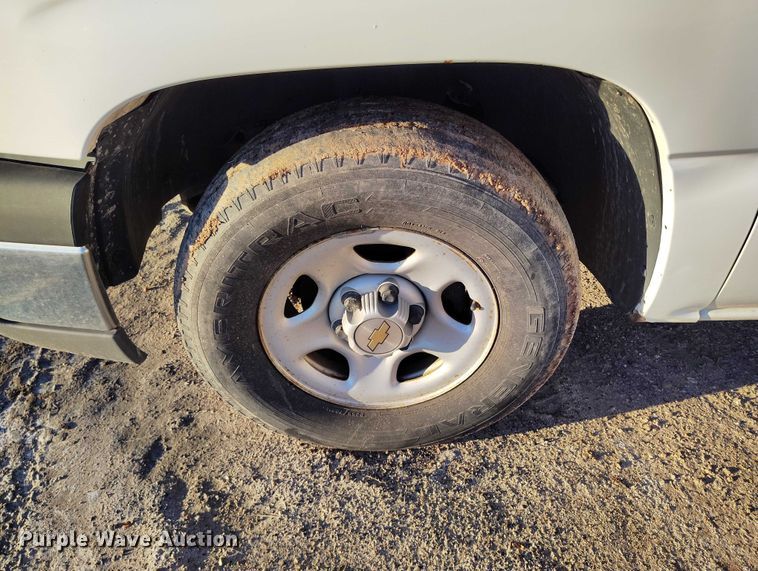 image for item DP5056 2004 Chevrolet Silverado 1500 Ext. Cab pickup truck