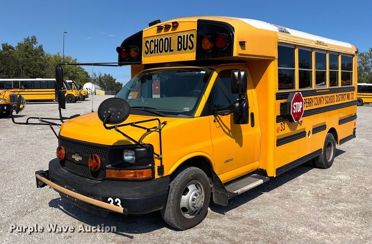 image for item DU1346 2014 Chevrolet School bus
