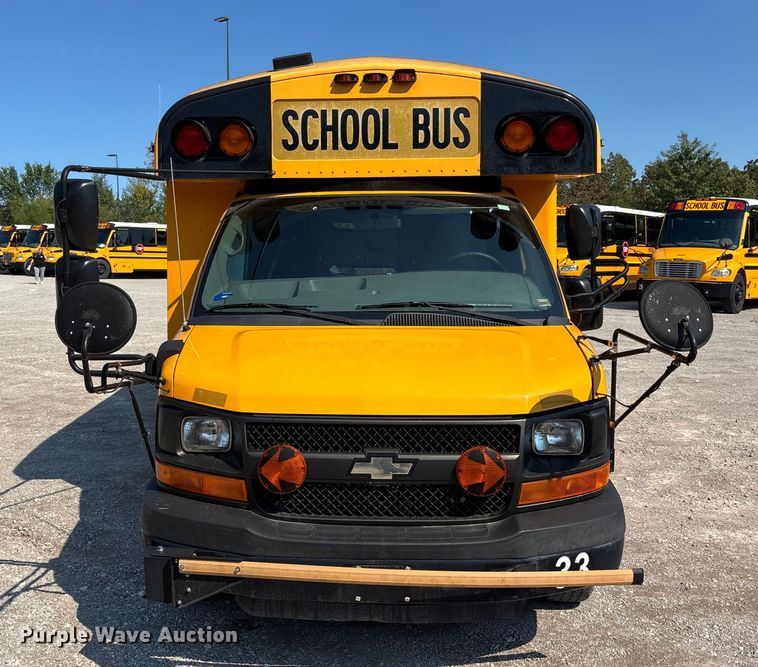 image for item DU1346 2014 Chevrolet School bus