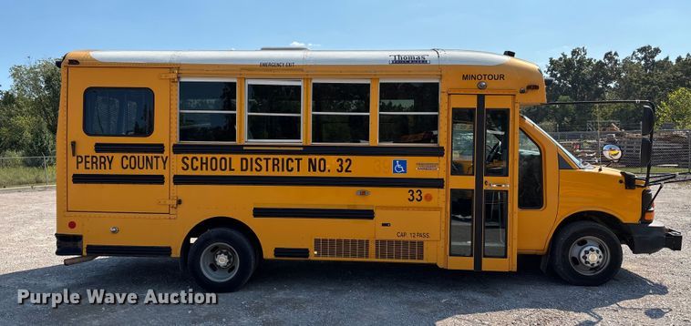 image for item DU1346 2014 Chevrolet School bus