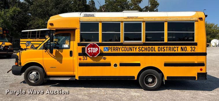 image for item DU1346 2014 Chevrolet School bus