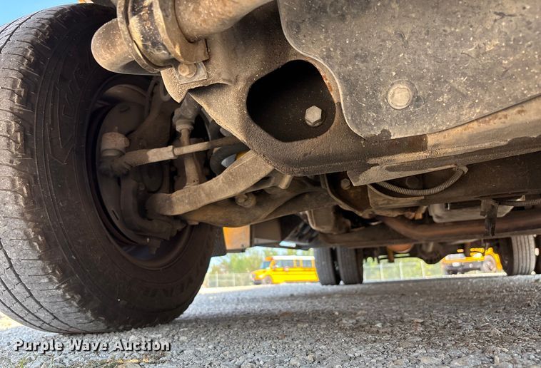 image for item DU1346 2014 Chevrolet School bus