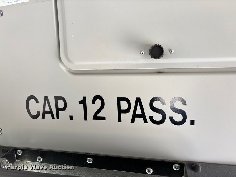 image for item DU1346 2014 Chevrolet School bus