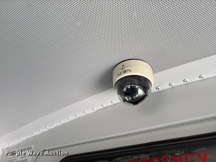 image for item DU1346 2014 Chevrolet School bus