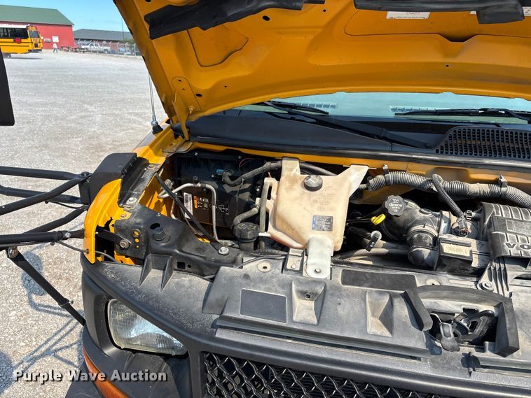 image for item DU1346 2014 Chevrolet School bus