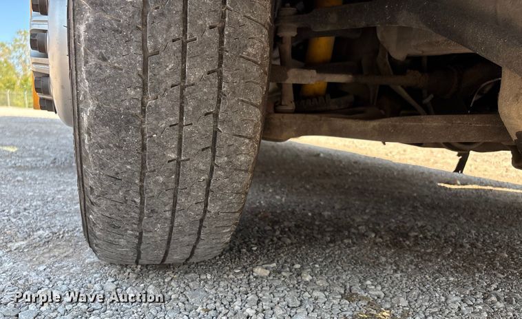 image for item DU1346 2014 Chevrolet School bus