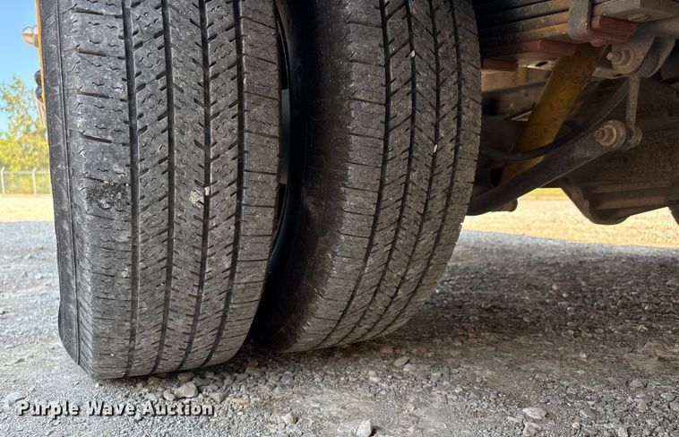 image for item DU1346 2014 Chevrolet School bus