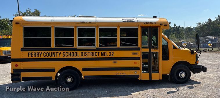 image for item DU1347 2014 Chevrolet school bus