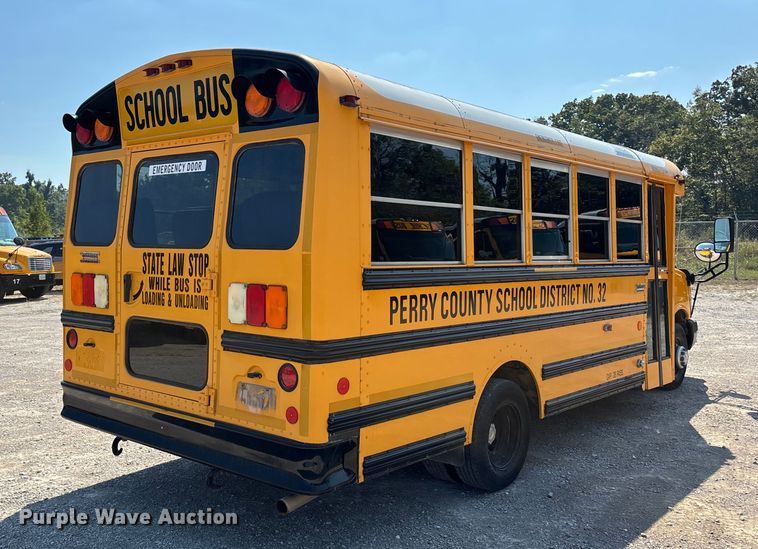image for item DU1347 2014 Chevrolet school bus