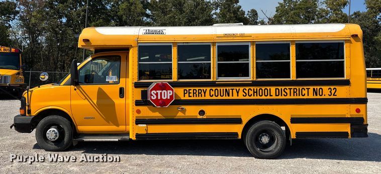 image for item DU1347 2014 Chevrolet school bus