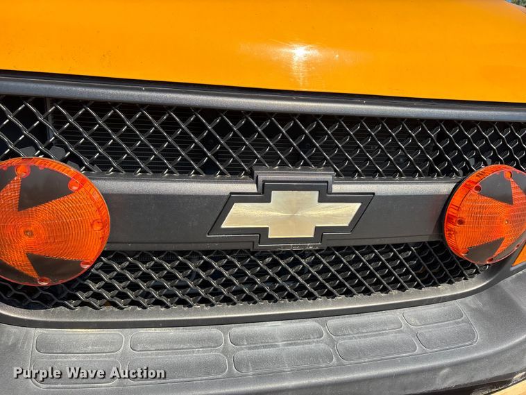 image for item DU1347 2014 Chevrolet school bus