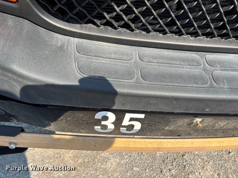 image for item DU1347 2014 Chevrolet school bus