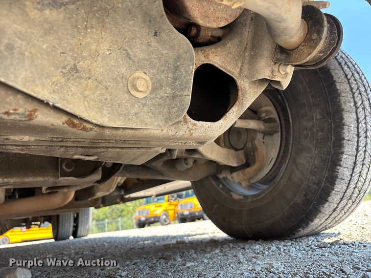 image for item DU1347 2014 Chevrolet school bus