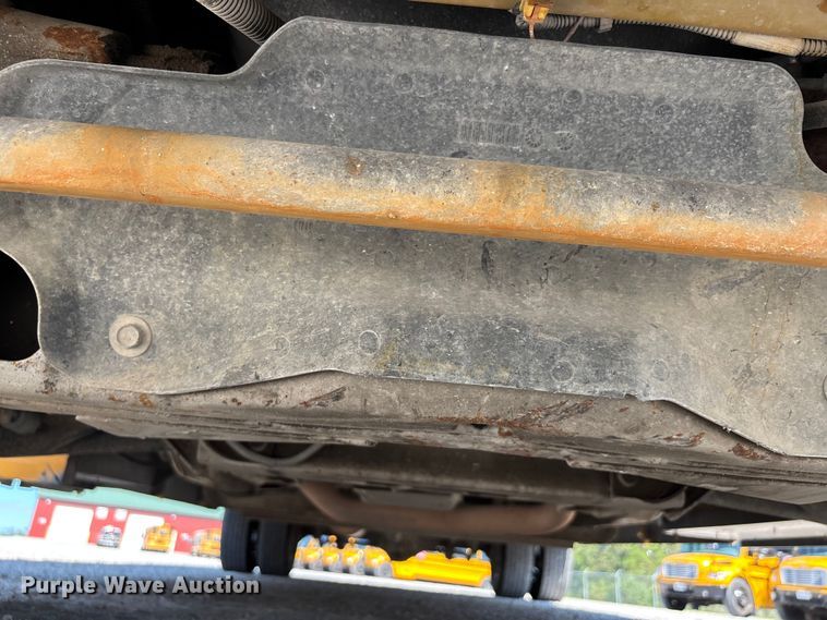 image for item DU1347 2014 Chevrolet school bus