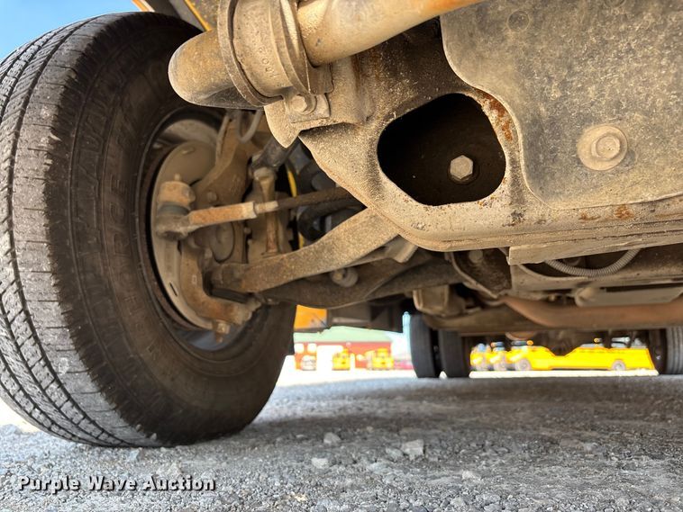 image for item DU1347 2014 Chevrolet school bus