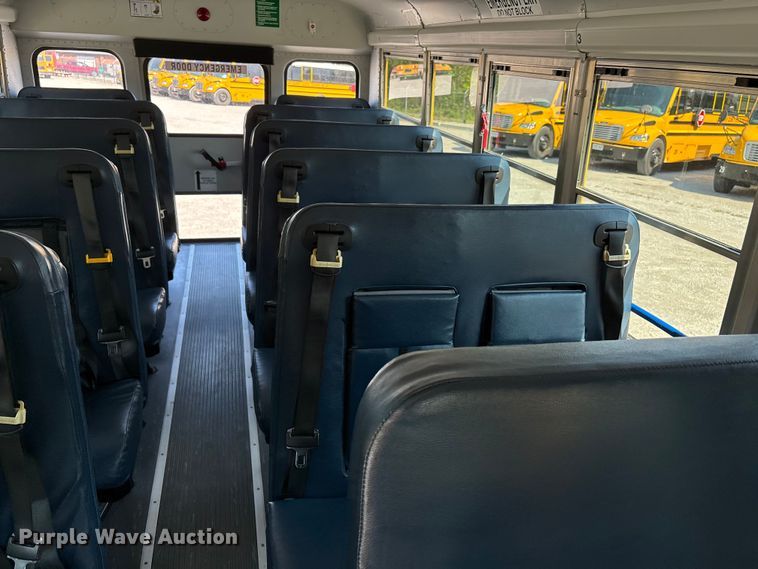 image for item DU1347 2014 Chevrolet school bus