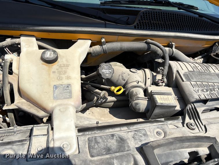 image for item DU1347 2014 Chevrolet school bus