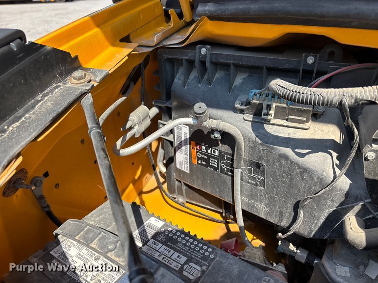 image for item DU1347 2014 Chevrolet school bus