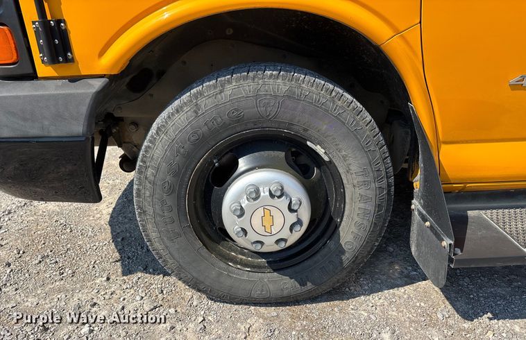 image for item DU1347 2014 Chevrolet school bus