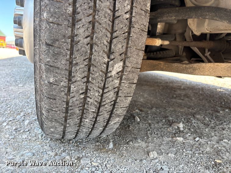 image for item DU1347 2014 Chevrolet school bus