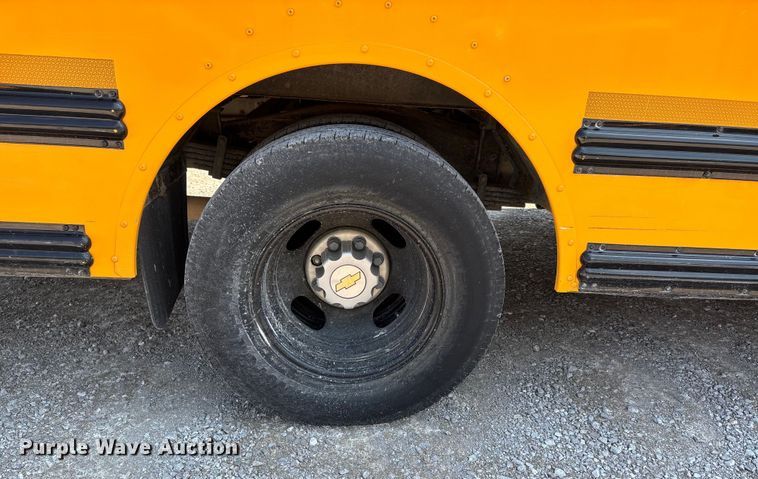 image for item DU1347 2014 Chevrolet school bus