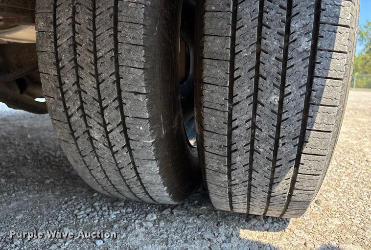 image for item DU1347 2014 Chevrolet school bus