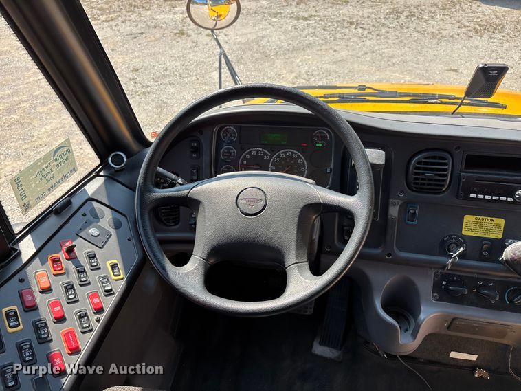 image for item DU1348 2020 Thomas Built school bus