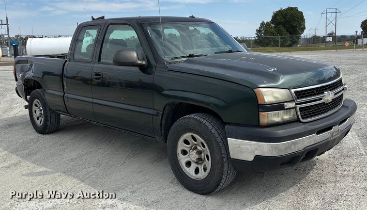 image for item DU1366 2006 Chevrolet Silverado 1500 Ext. Cab pickup truck