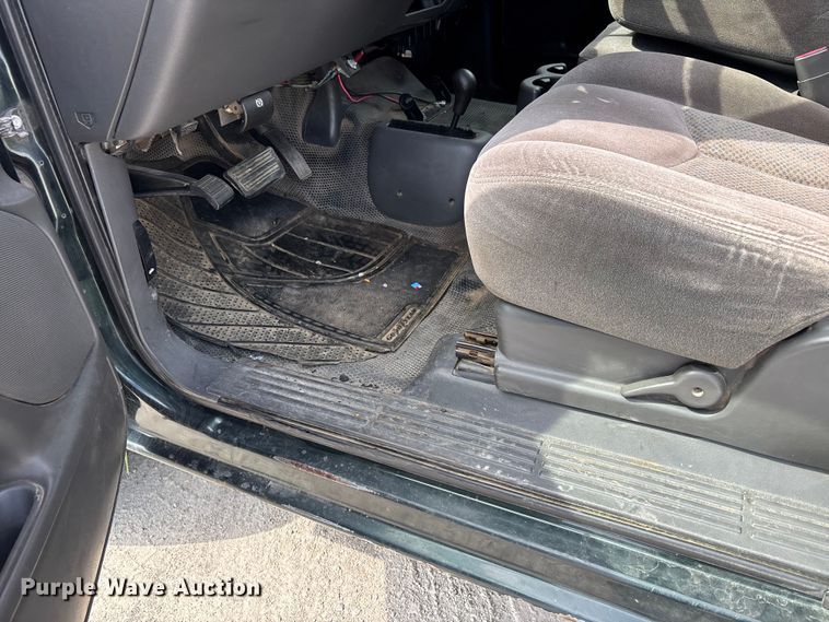 image for item DU1366 2006 Chevrolet Silverado 1500 Ext. Cab pickup truck