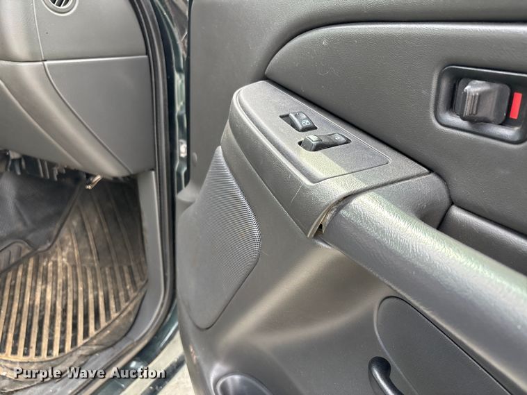 image for item DU1366 2006 Chevrolet Silverado 1500 Ext. Cab pickup truck